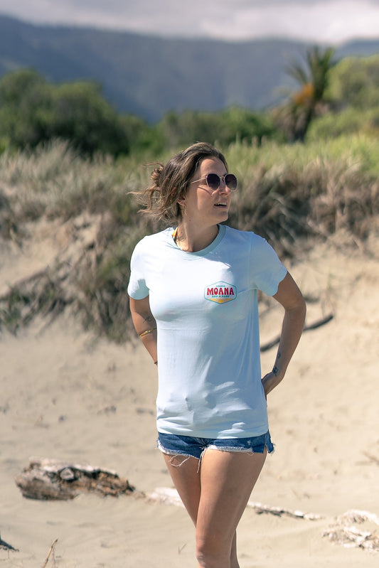 MOANA WOMENS BADGE TEE