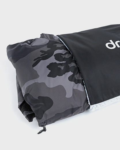 DRYROBE CUSHION COVER - BLACK/RED